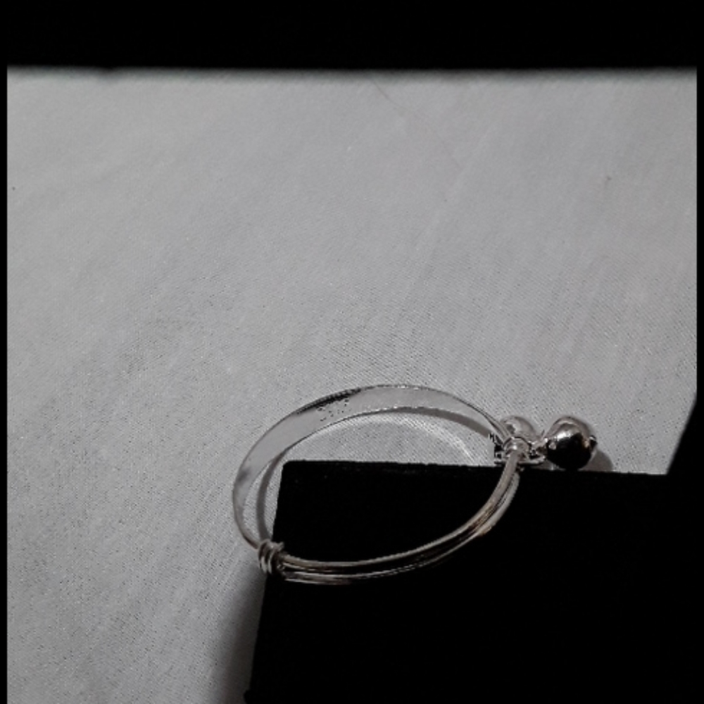 Baby girl Somebody loves me sterling bracelet bell - Picture 4 of 4